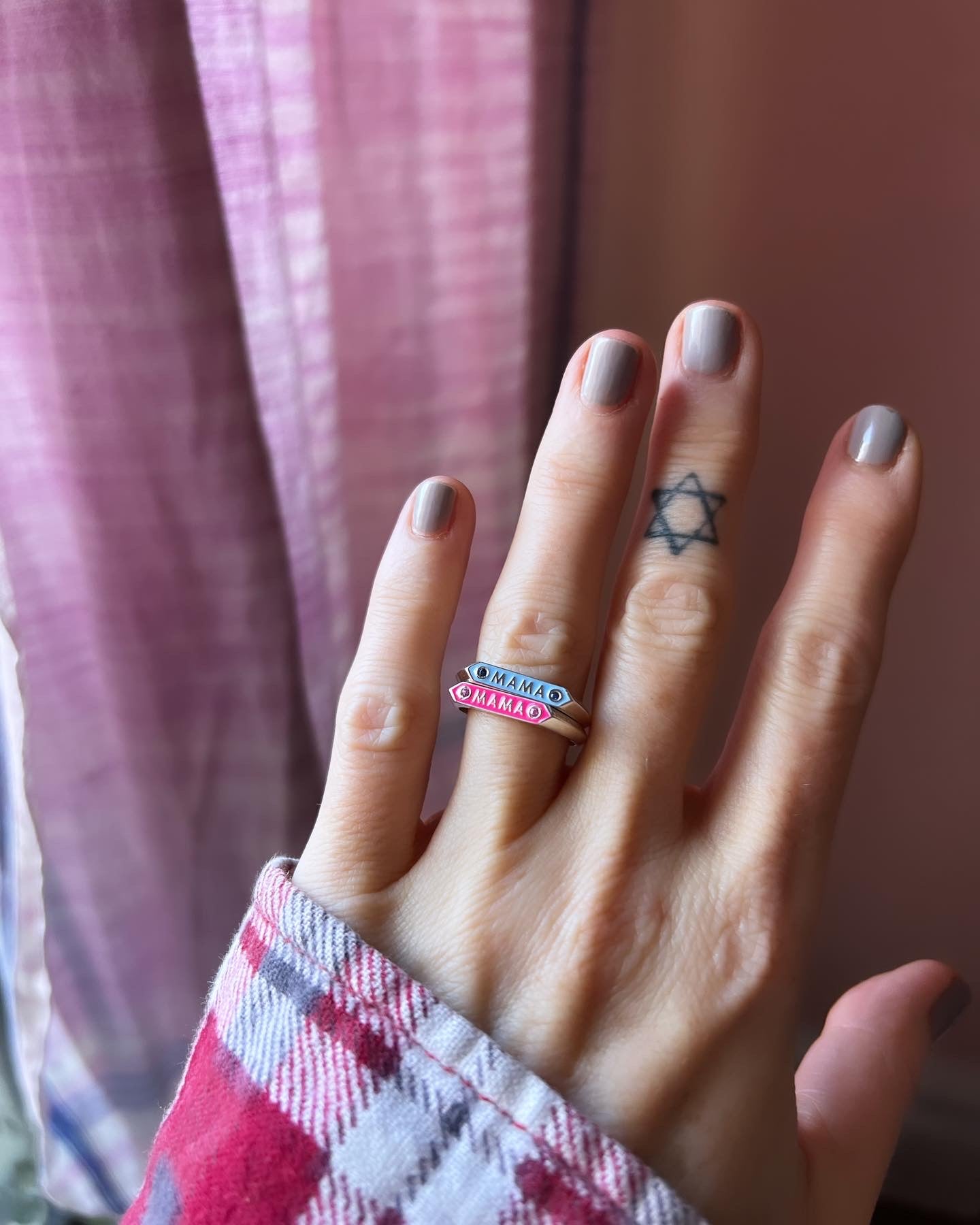 Mama Signet Ring with blue sapphires