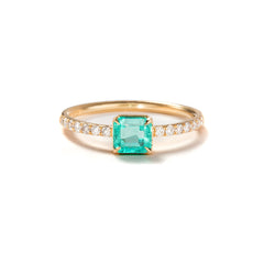 diamonds emerald gold ring